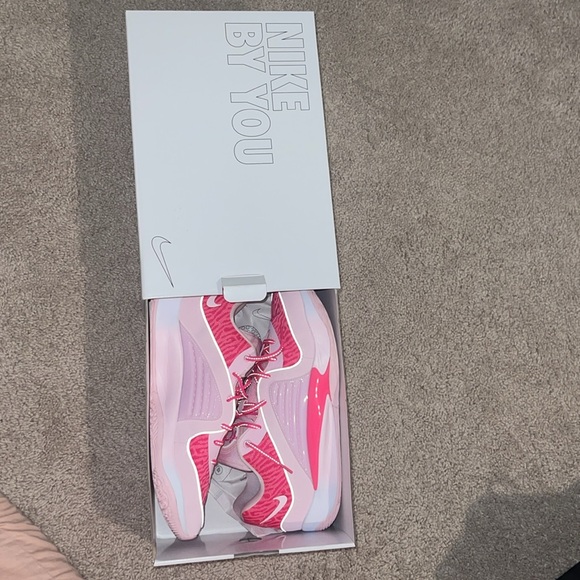 KD 16 custom made pink basically new tried on once with original box - Picture 7 of 8